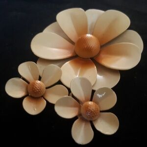 Vintage Metal Daisy Flower Brooch and Earring Set - Clip-On in Muted Pale Rose